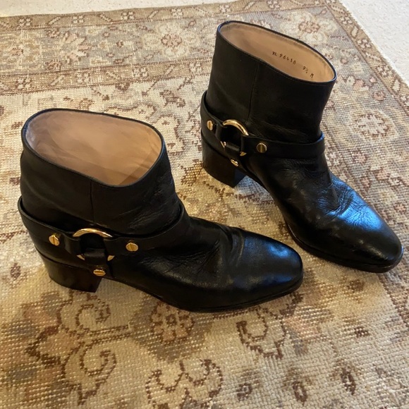 Stuart Weitzman Shoes - Stuart Weitzman Expert leather buckle moto boots